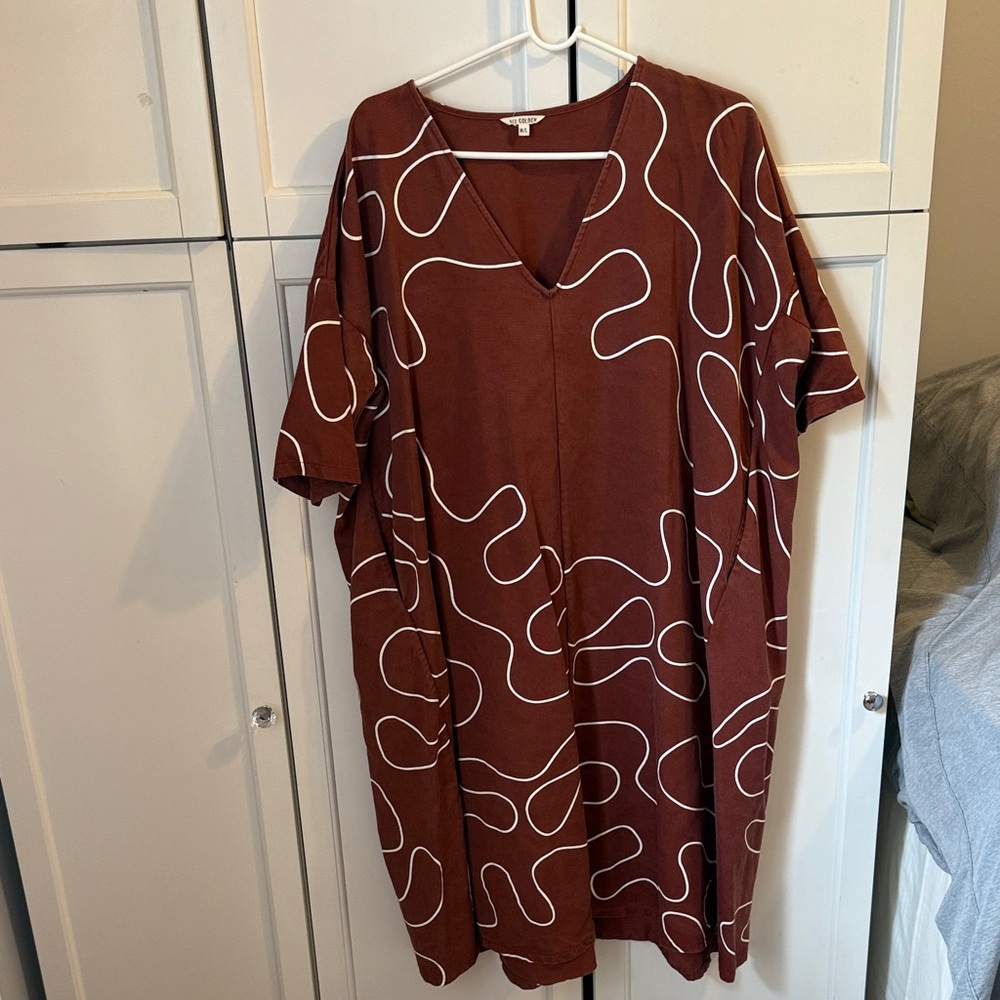 Ali Golden Dress with White Abstract Pattern